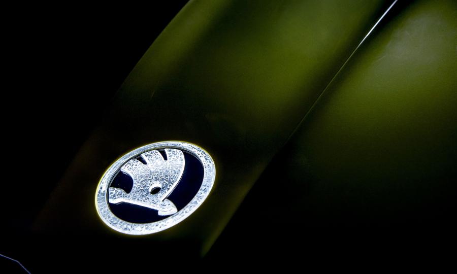 Логотип Skoda Vision X 2018 года  (фото 25 из 25)